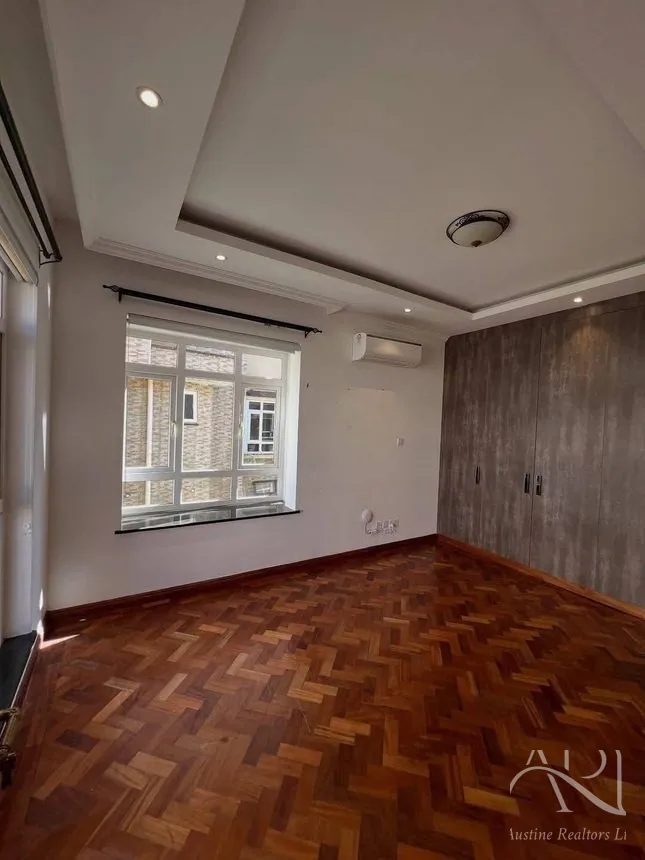 6 Bedroom Townhouse For Rent In Lavington, Chalbi Drive – photo 11