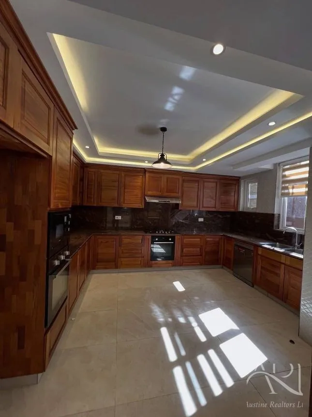 6 Bedroom Townhouse For Rent In Lavington, Chalbi Drive – photo 3