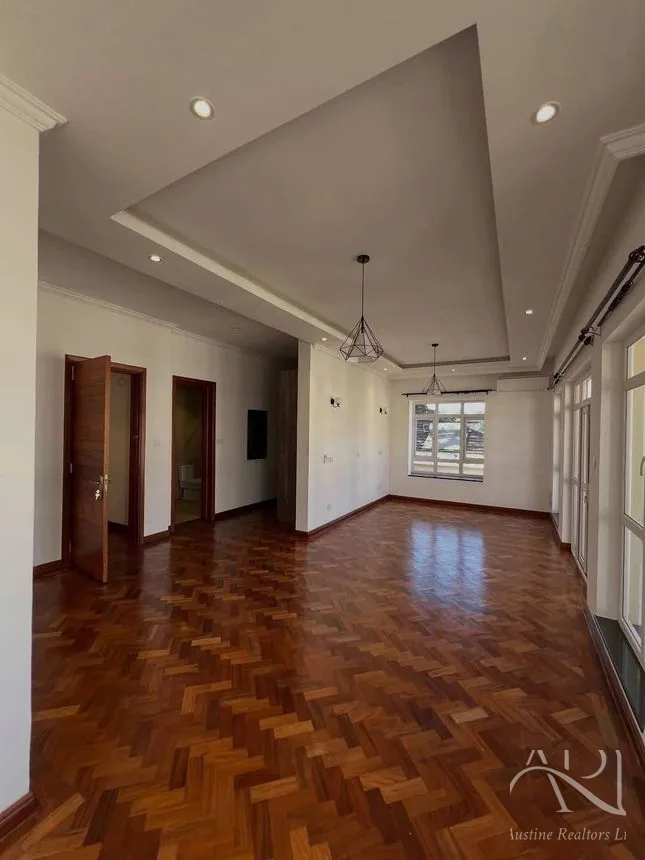 6 Bedroom Townhouse For Rent In Lavington, Chalbi Drive – photo 4