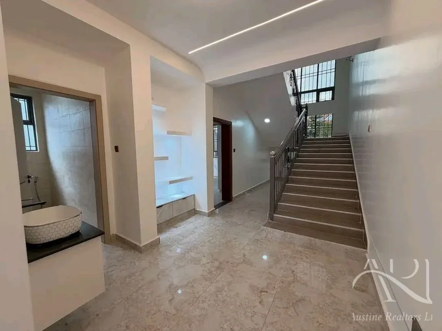 5 Bedroom Townhouse For Sale In Syokimau β photo 9
