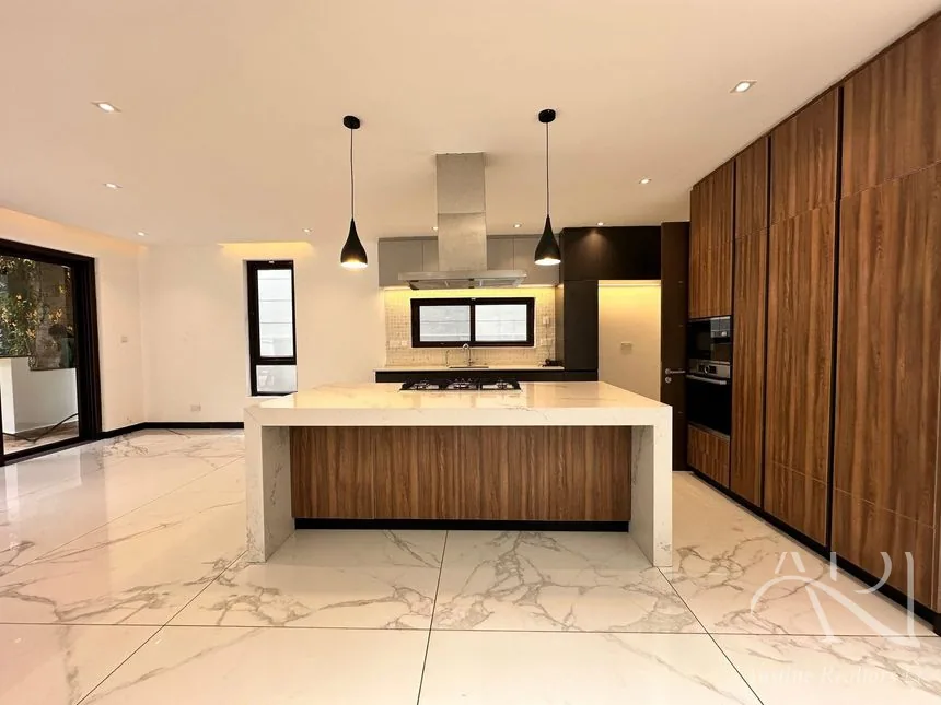 4 Bedroom Townhouse For Sale In Westlands, Peponi Road – photo 2