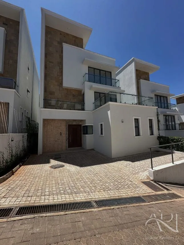 5 Bedroom Villa For Rent In Lavington, Apple Cross Road – photo 2
