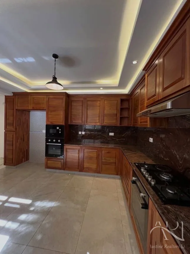 6 Bedroom Townhouse For Rent In Lavington, Chalbi Drive – photo 2