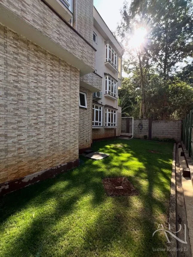 6 Bedroom Townhouse For Rent In Lavington, Chalbi Drive – photo 12