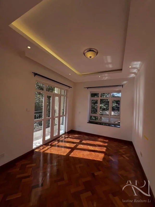 6 Bedroom Townhouse For Rent In Lavington, Chalbi Drive – photo 10