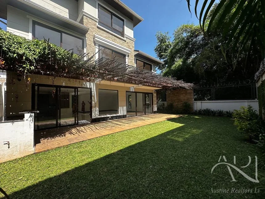 4 Bedroom Townhouse For Sale In Springvalley, Peponi Road – photo 1